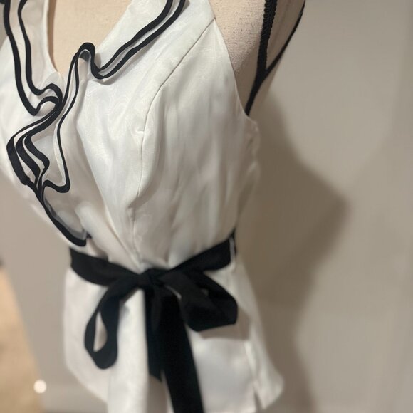 WHBM - Cream/Black Ruffle Halter Top - Size 12 - Picture 2 of 2